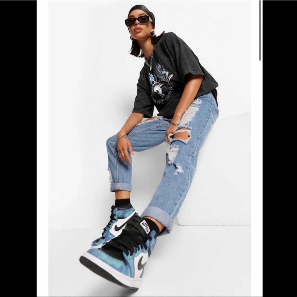 Boohoo NWT Sophie High Waist Distressed Jeans Women Light Wash Ripped Straight 2 - Picture 15 of 16